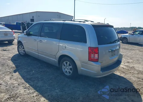 2010 Chrysler Town & Country Touring from USA, damaged, VIN 2A4RR5D17AR103897